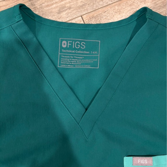 FIGS Scrub Top - Hunter Green, Size 4XL - Picture 2 of 7